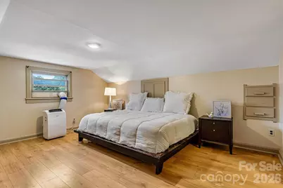 220 W 8th Street, Newton, NC 28658 - Photo 5