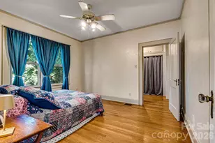 220 W 8th St, Newton, NC 28658 - Photo 17