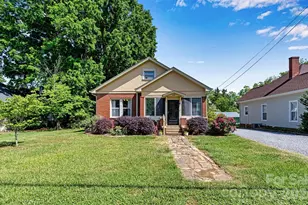 220 W 8th St, Newton, NC 28658 - Photo 7
