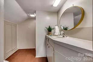 220 W 8th St, Newton, NC 28658 - Photo 25