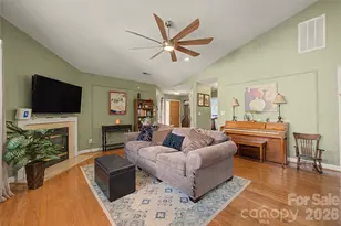 1110 Newfound Hollow Dr, Charlotte, NC 28214 - Photo 9