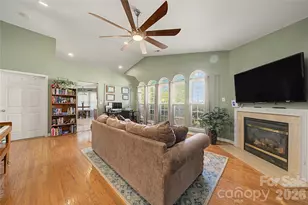1110 Newfound Hollow Dr, Charlotte, NC 28214 - Photo 7