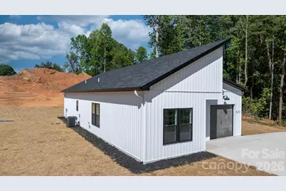 921 Overlook Drive SW #5, Lenoir, NC 28645 - Photo 3