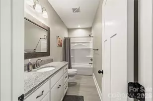 646 13th Ave Pl NW, Hickory, NC 28601 - Photo 17