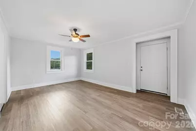 912 S Center Street, Hickory, NC 28602 - Photo 3