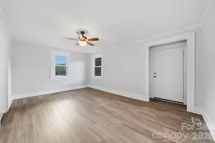 912 S Center St, Hickory, NC 28602 - Photo 3