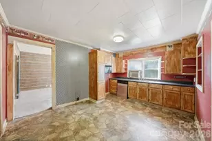 3860 Pickle Williams Ln, Granite Falls, NC 28630 - Photo 5
