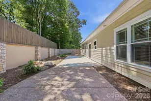 2109 6th St NW, Hickory, NC 28601 - Photo 41