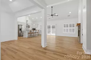 2109 6th St NW, Hickory, NC 28601 - Photo 9
