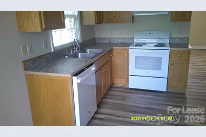 496 23rd Avenue Drive NE, Hickory, NC 28601 - Photo 5