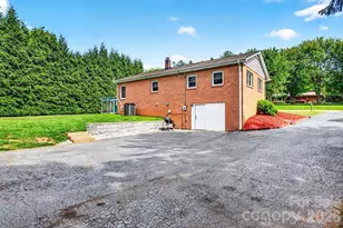204 Oak Grove Rd, East Flat Rock, NC 28726 - Photo 27