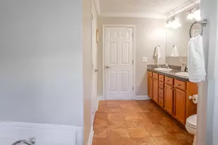 206 Courtland Pl, Asheville, NC 28801 - Photo 13