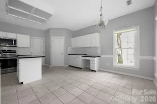 5217 Fairvista Dr, Charlotte, NC 28269 - Photo 11