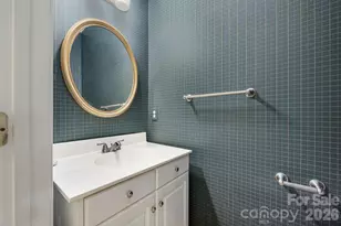 5217 Fairvista Dr, Charlotte, NC 28269 - Photo 17