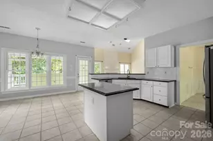 5217 Fairvista Dr, Charlotte, NC 28269 - Photo 13