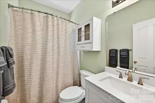 16046 Stuarts Draft Ct, Charlotte, NC 28278 - Photo 23