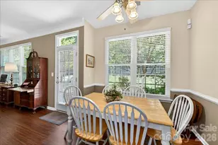 16046 Stuarts Draft Ct, Charlotte, NC 28278 - Photo 17