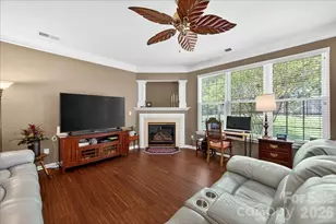 16046 Stuarts Draft Ct, Charlotte, NC 28278 - Photo 9