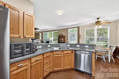 16046 Stuarts Draft Court, Charlotte, NC 28278 - Photo 15