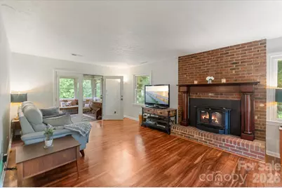 132 E Whisperwood Circle, Hendersonville, NC 28791 - Photo 9