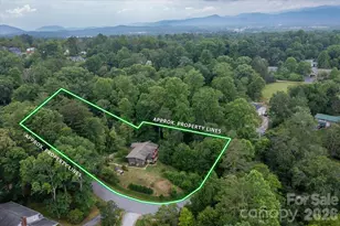 132 E Whisperwood Cir, Hendersonville, NC 28791 - Photo 3