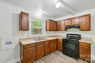 3935 Crestridge Dr, Charlotte, NC 28217 - Photo 11