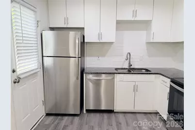 9209 Edgevale Drive, Charlotte, NC 28216 - Photo 11