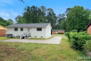 9209 Edgevale Dr, Charlotte, NC 28216 - Photo 33