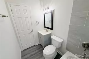 9209 Edgevale Dr, Charlotte, NC 28216 - Photo 21
