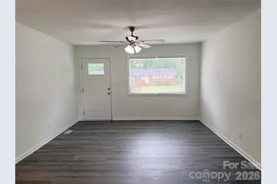 9209 Edgevale Drive, Charlotte, NC 28216 - Photo 5