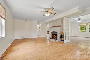 479 St Pauls Rd, Hendersonville, NC 28792 - Photo 15