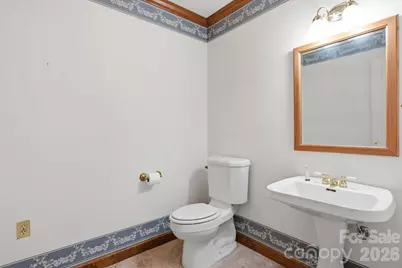 4804 Elmhurst Drive NE, Hickory, NC 28601 - Photo 9