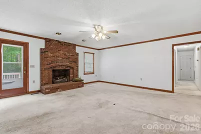 4804 Elmhurst Drive NE, Hickory, NC 28601 - Photo 5