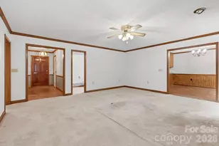 4804 Elmhurst Dr NE, Hickory, NC 28601 - Photo 7