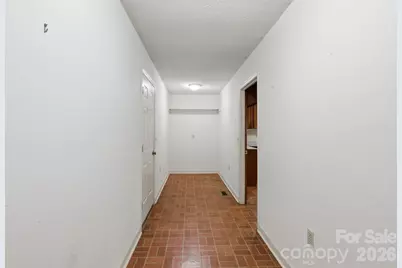 4804 Elmhurst Drive NE, Hickory, NC 28601 - Photo 17