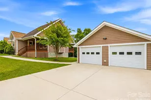 235 Hidden Knoll Dr, Hendersonville, NC 28792 - Photo 3