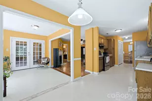 5837 Amity Springs Dr, Charlotte, NC 28212 - Photo 3