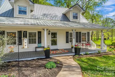 1548 Castell Lane, Hickory, NC 28601 - Photo 3