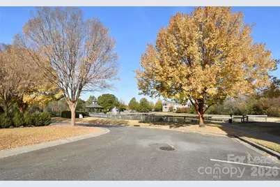 8643 Beaver Creek Drive, Charlotte, NC 28269 - Photo 9