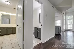 9235 N Vicksburg Park Ct, Charlotte, NC 28210 - Photo 17