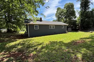 305 Forestway Dr, Mount Holly, NC 28120 - Photo 11