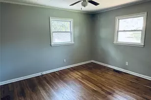 305 Forestway Dr, Mount Holly, NC 28120 - Photo 5