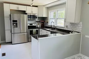 305 Forestway Dr, Mount Holly, NC 28120 - Photo 3