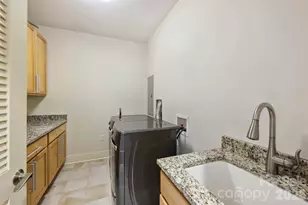 222 S Caldwell St, Charlotte, NC 28202 - Photo 25