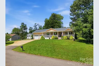 1404 Castle Court, Lenoir, NC 28645 - Photo 3