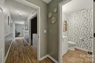 1404 Castle Ct, Lenoir, NC 28645 - Photo 23