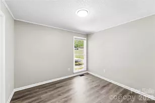 8200 Chrisbry Ln, Charlotte, NC 28215 - Photo 5