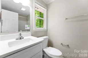 8200 Chrisbry Ln, Charlotte, NC 28215 - Photo 9