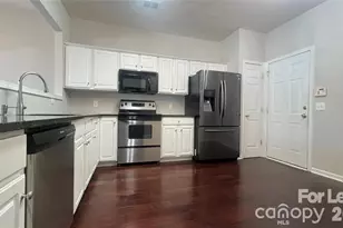10232 Garmoyle St, Charlotte, NC 28277 - Photo 5