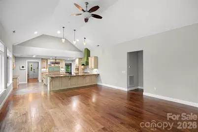 2000 Davis Mountain Road, Hendersonville, NC 28739 - Photo 9